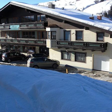 Hotel-Pension Flora Saalbach-Hinterglemm Exterior photo