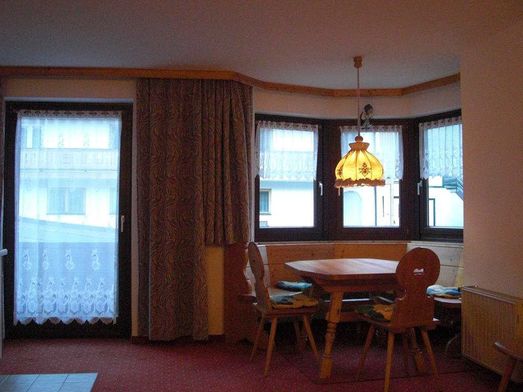 Hotel-Pension Flora Saalbach-Hinterglemm Room photo