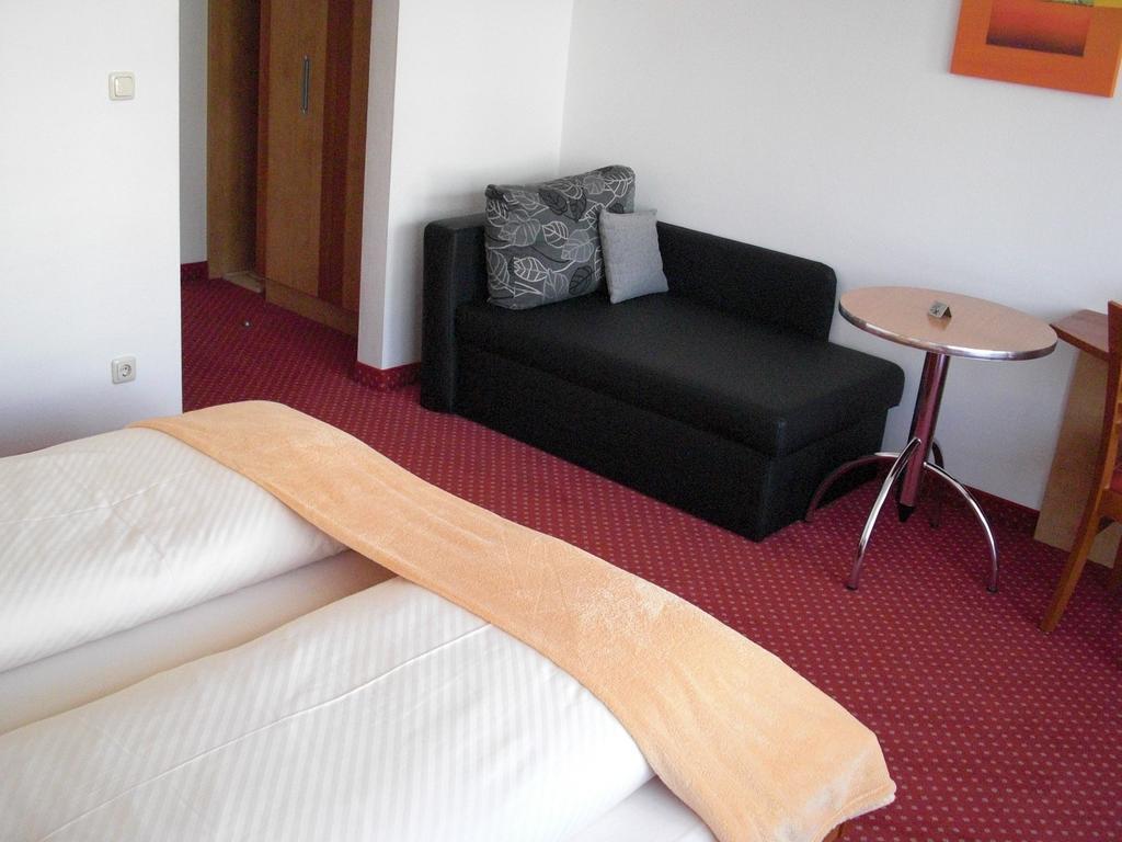 Hotel-Pension Flora Saalbach-Hinterglemm Room photo