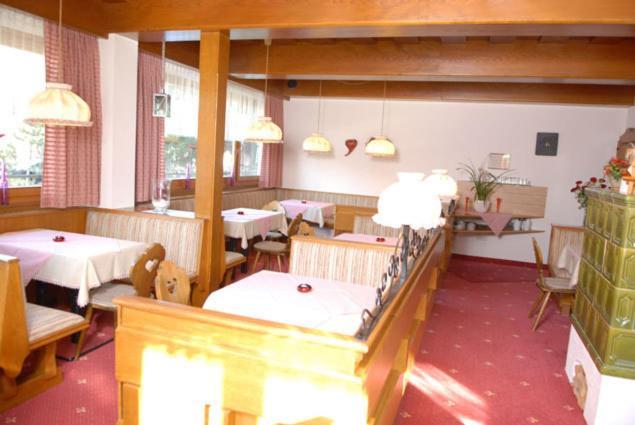 Hotel-Pension Flora Saalbach-Hinterglemm Exterior photo