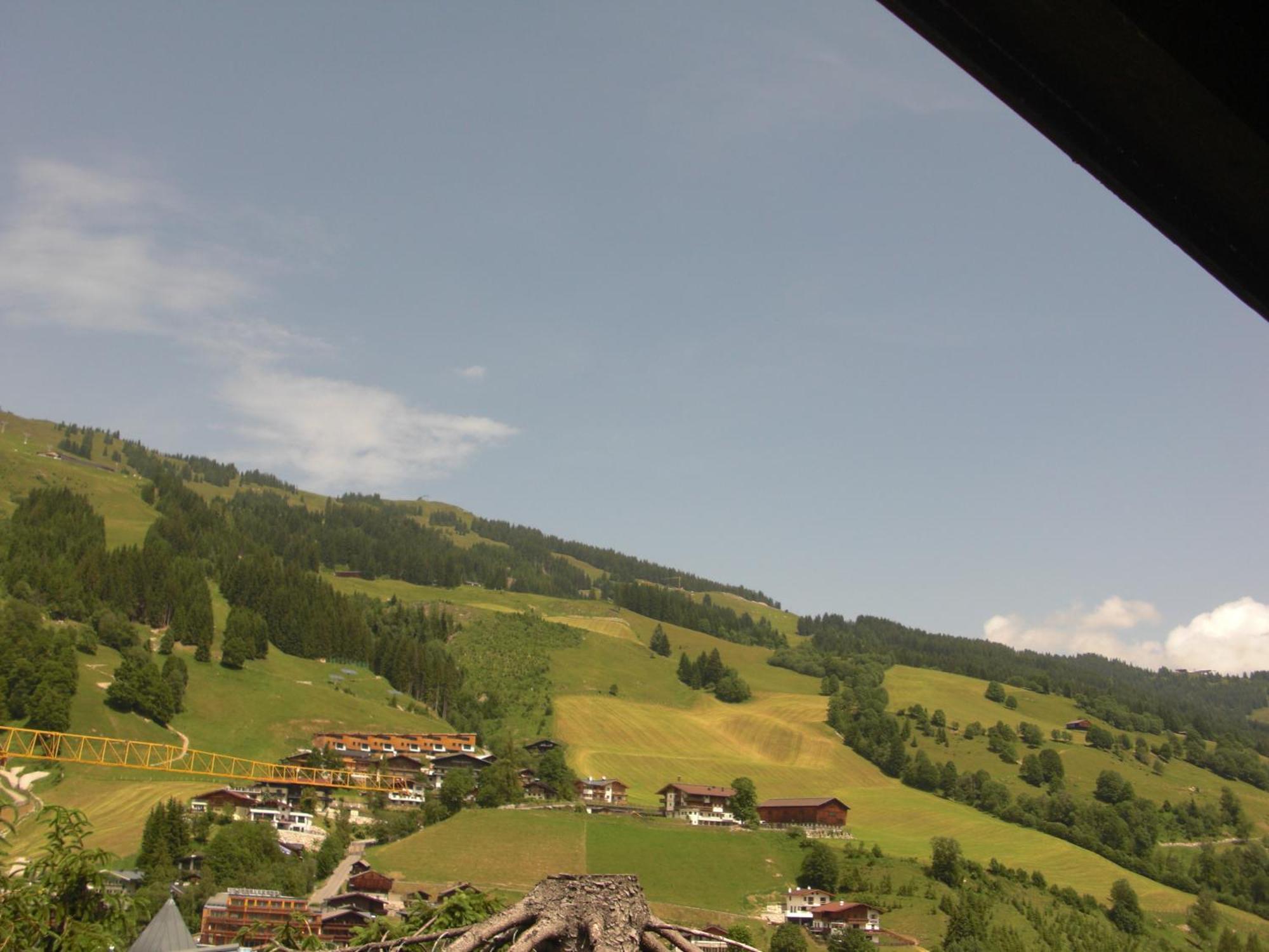 Hotel-Pension Flora Saalbach-Hinterglemm Exterior photo