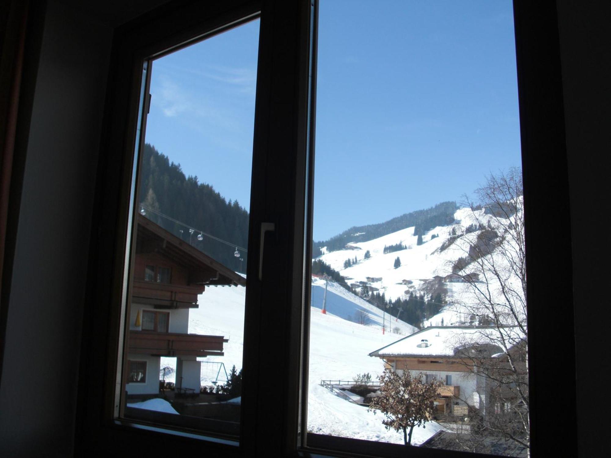Hotel-Pension Flora Saalbach-Hinterglemm Room photo