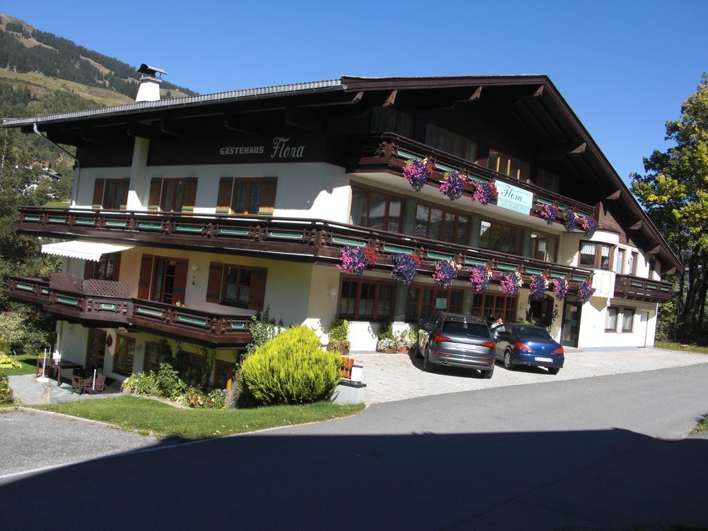 Hotel-Pension Flora Saalbach-Hinterglemm Exterior photo